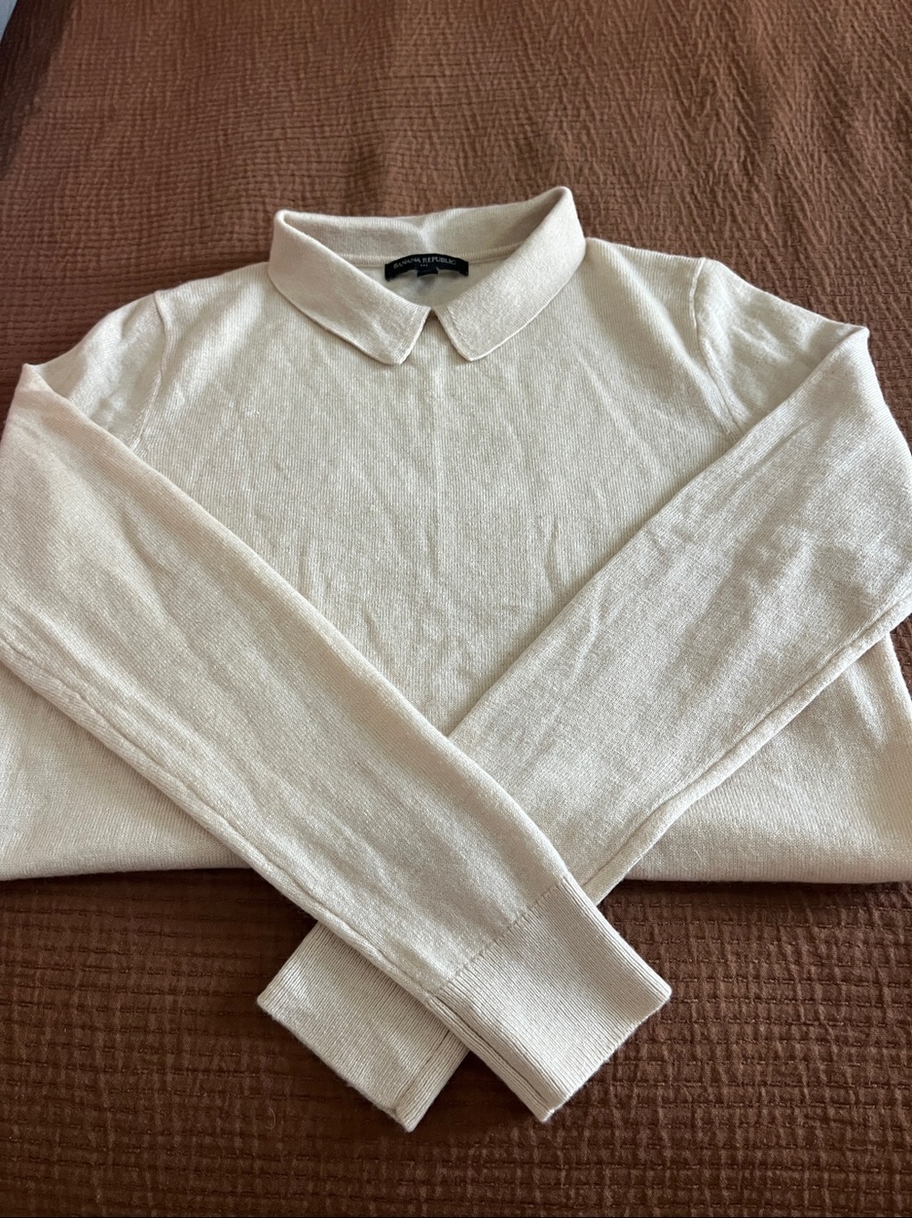 Banana Republic women size S Wool & Nylon long sleeve cream Crewneck Sweater